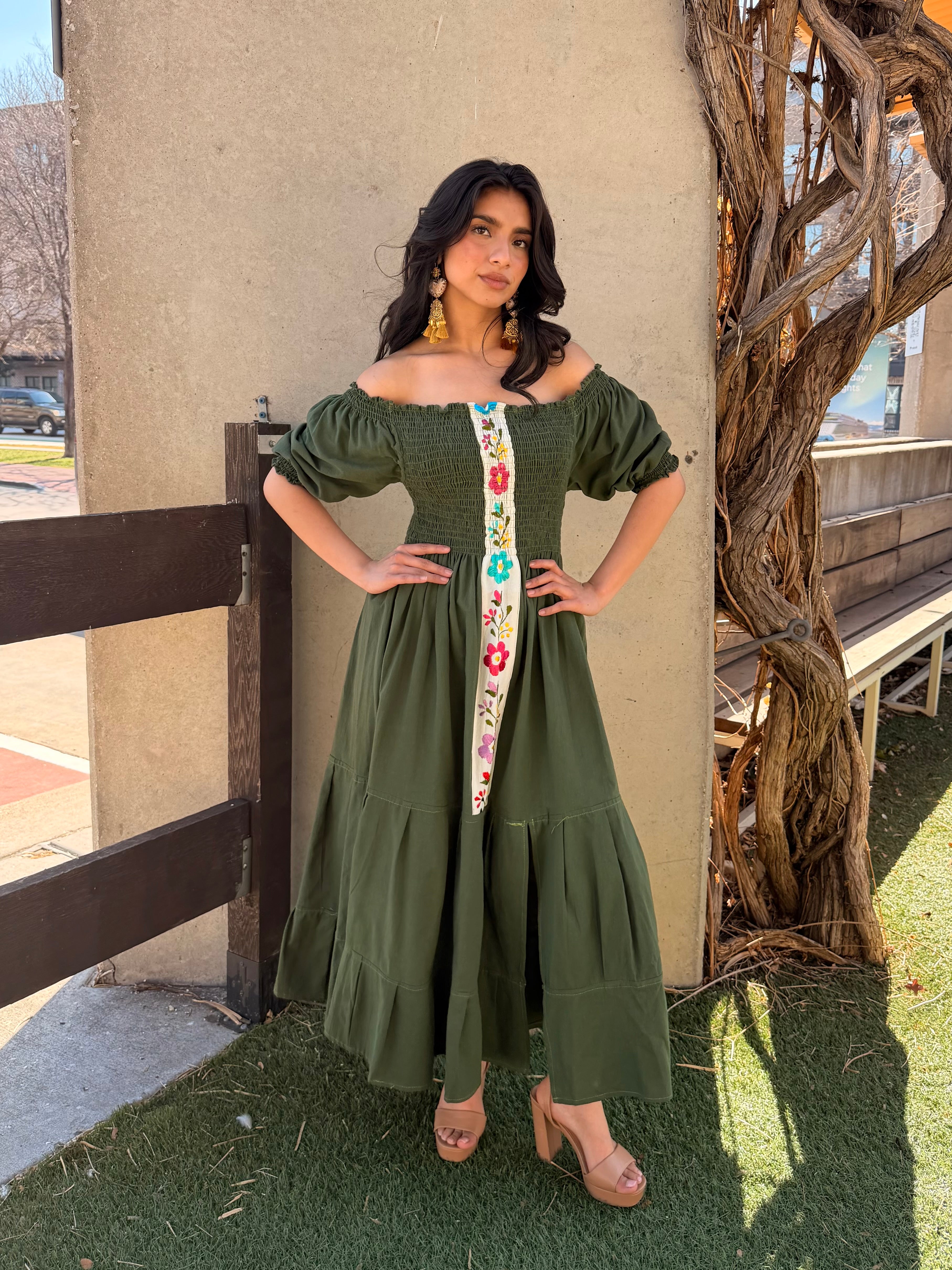 green folklore dress Cassandra Puff-Sleeve Midi – & Tradition Size:11.0 3 BEST DRESS STYLES Mother of pearl buttons Office Outfits