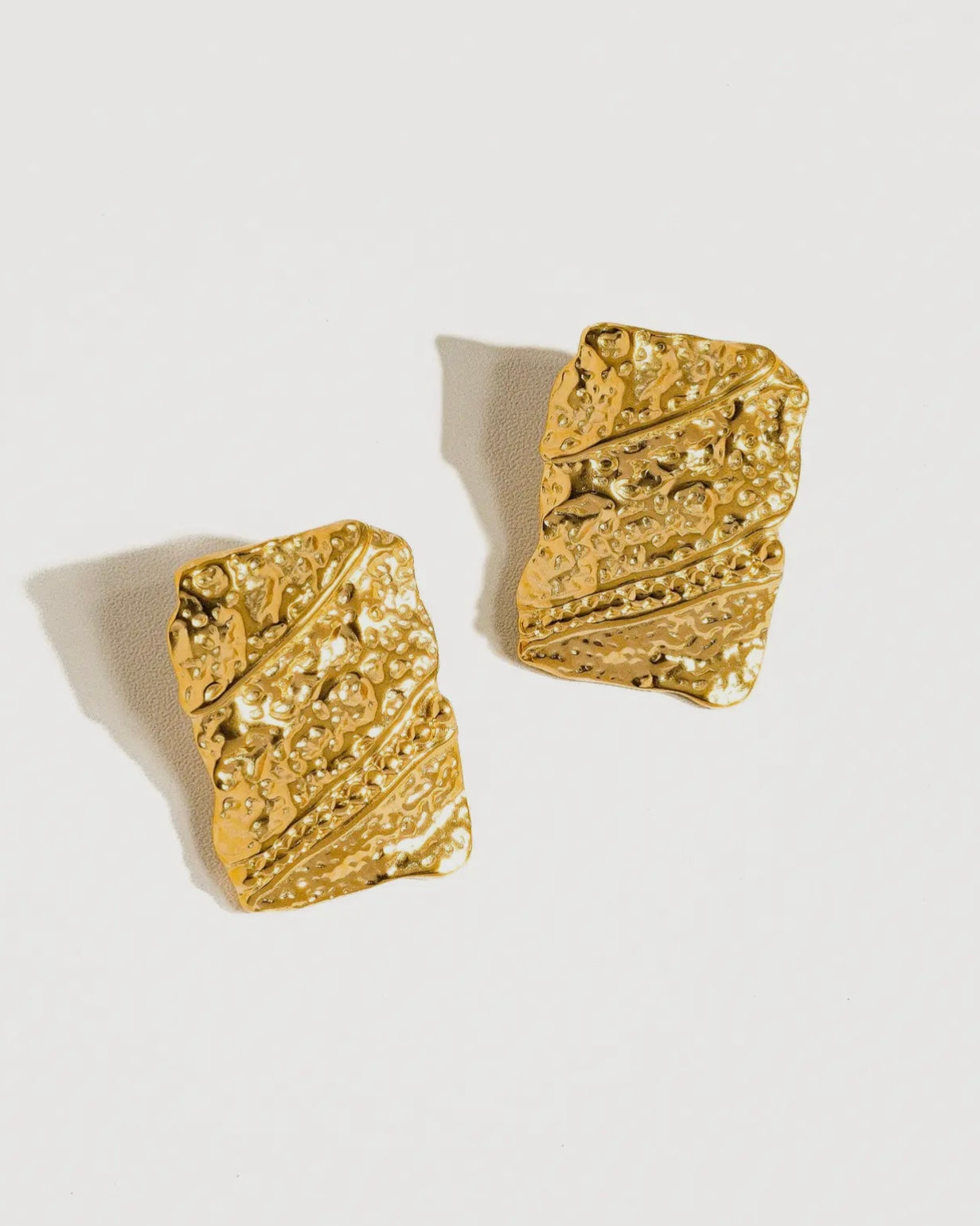 Margot 18K Gold NT Wavy Studs