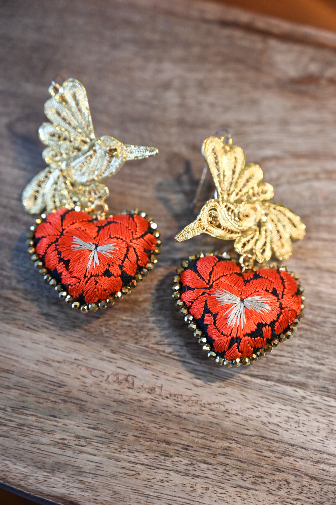 Colibrí Heart Earrings