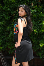 Pétalo Slit Dress - Black